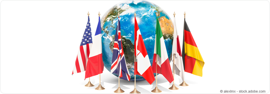 Monde devant les drapeaux du G7