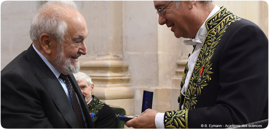 Remise de la grande médaille à Joel L. Lebowitz